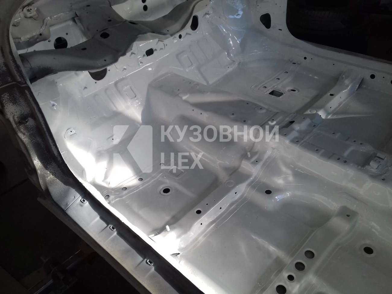 Покраска пола автомобиля
