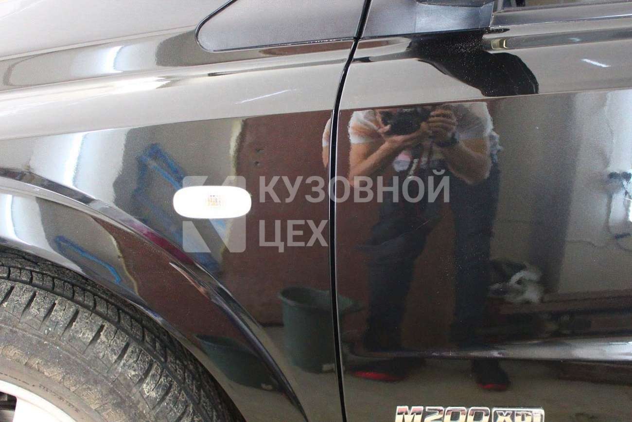 Удаление царапин на двери автомобиля